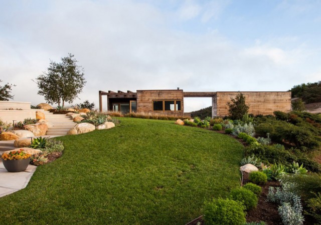Day Dream: Toro Canyon House Day Dream: Toro Canyon House