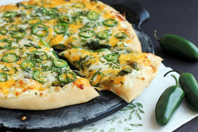 Weekend Recipe: Jalapeño Popper Pizza Weekend Recipe: Jalapeño Popper Pizza