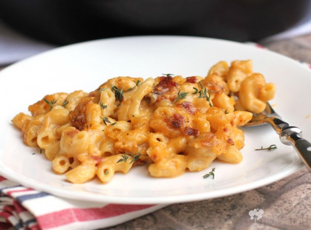 Weekend Recipe: Garlic, Bacon, and Beer Macaroni and Cheese Weekend Recipe: Garlic, Bacon, and Beer Macaroni and Cheese