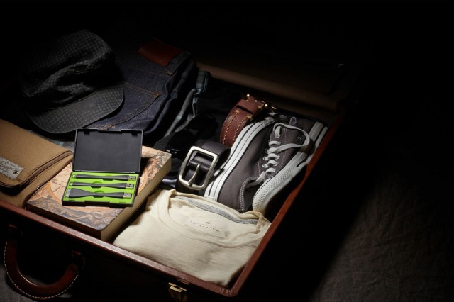 Travel Light with Mophie's USB Travel Kit Travel Light with Mophie's USB Travel Kit