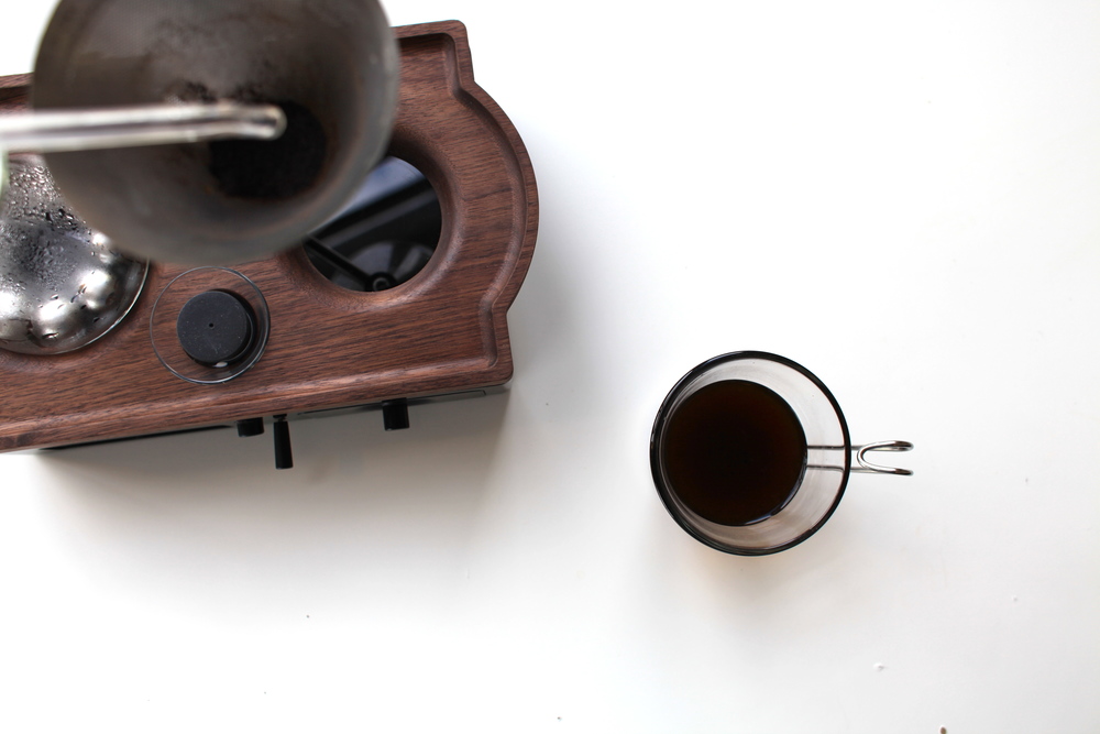 The Barisieur Combines an Alarm Clock and Coffee Brewer into One - Direkt Concept