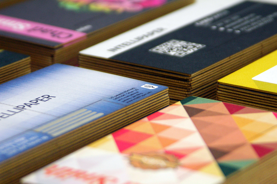 These Business Cards Have a Built-in USB Drive These Business Cards Have a Built-in USB Drive